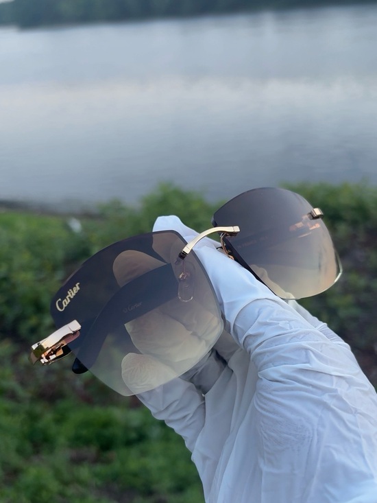 Cartier Other - Cartier Men's Rimless Sunglasses with Brown Gradient Lenses and Gold Accents
